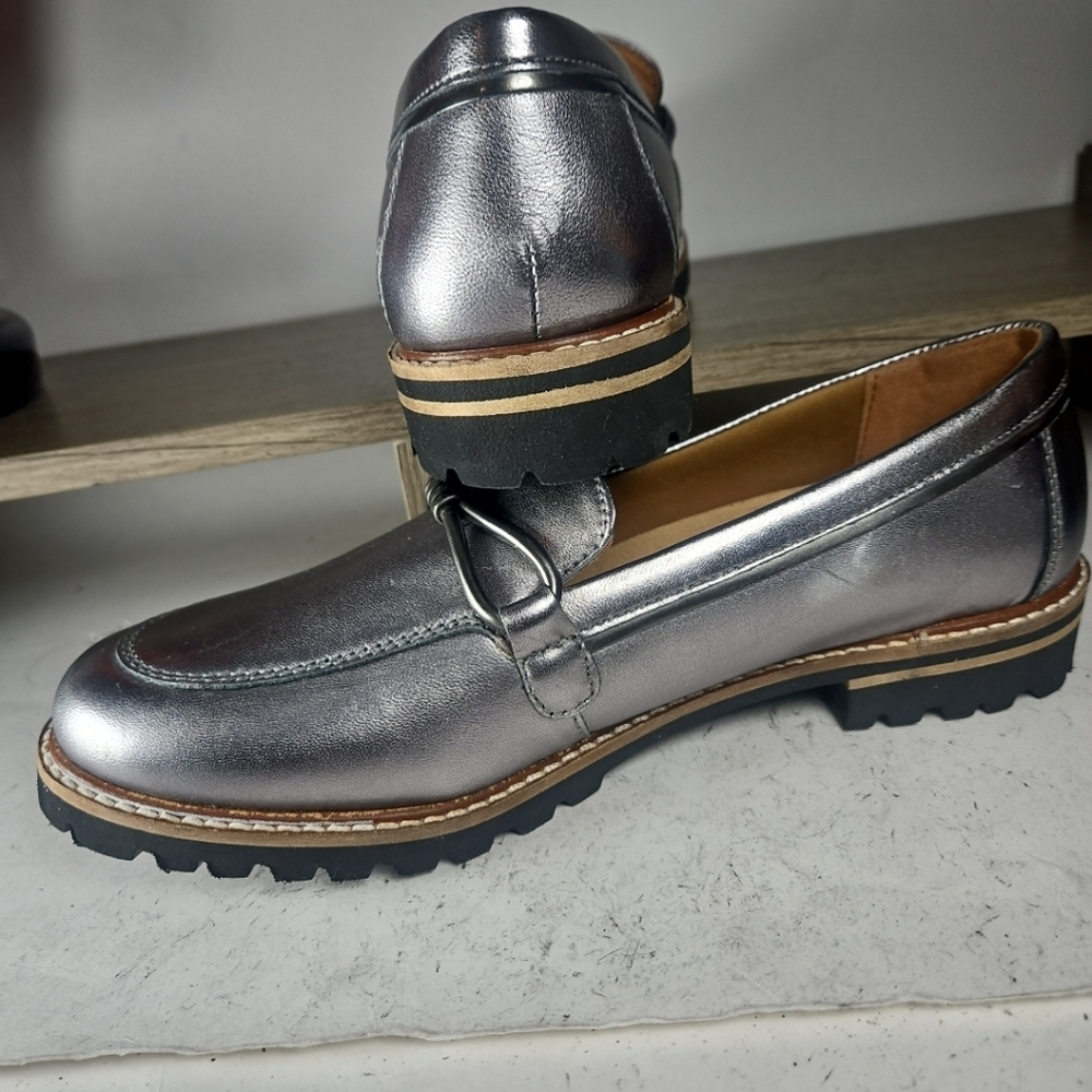 Trotters Women Sz: 8.5 Metallic Fiora  Leather Flats Slip-in Chic Tech Office[6A